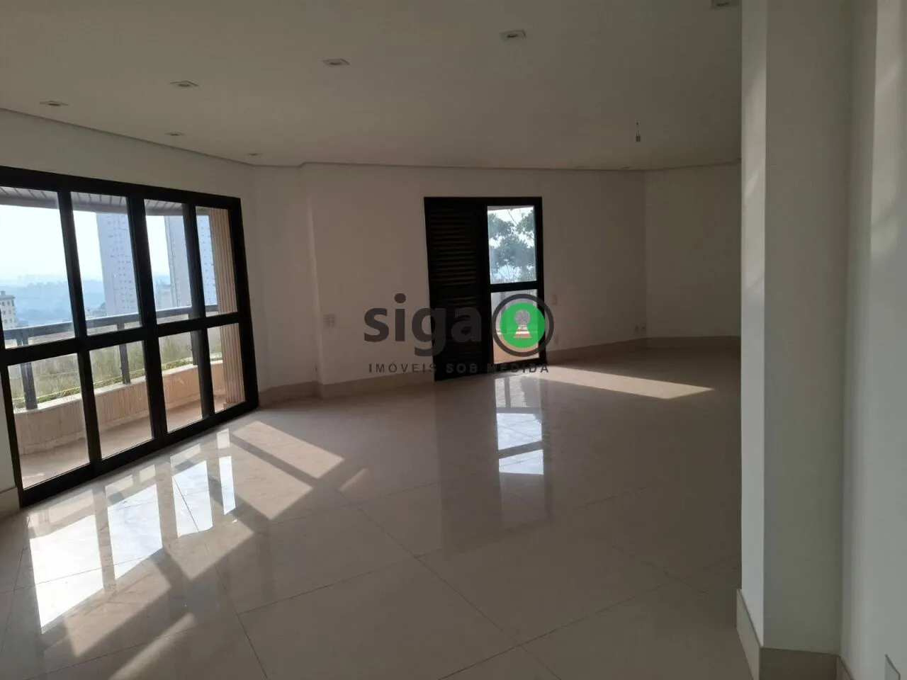Imagem Apartamento com suítes e 4 vagas para venda, 244 m² -Vila Susana - Edifício: Cambridge Park