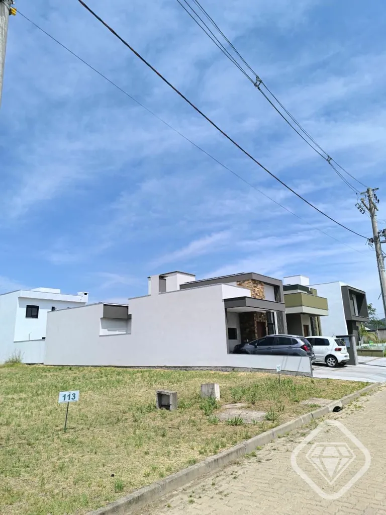 Imagem Terreno em condomínio fechado no bairro Hípica, Zona Sul de Porto Alegre.

São 7,00 metros de fre...