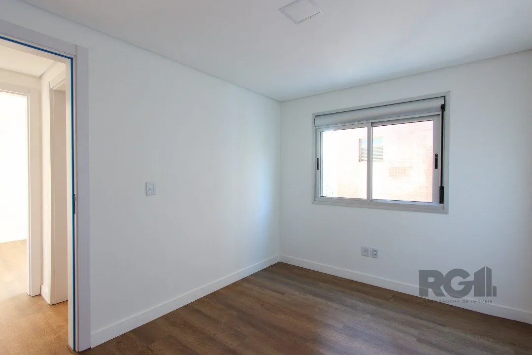 Imagem Apartamento em Porto Alegre no Bairro Petrópolis, de 2 quartos, semi mobiliado.