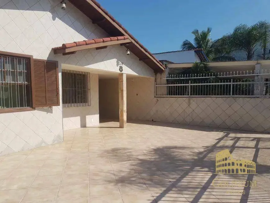 Imagem Casa com 4 dormitórios à venda por R$ 643.000,00 - Solemar - Praia Grande/SP