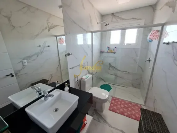 Imagem Sobrado finamente mobiliado e decorado beira de lago