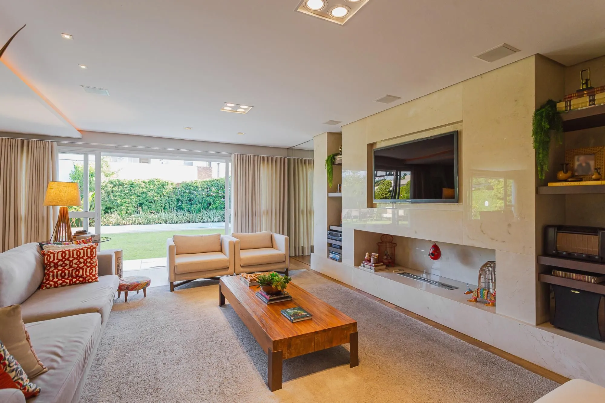 Imagem CONDOMINIO ATMOSFERA - CASA MOBILIADA DE 4 SUÍTES COM 4 VAGAS