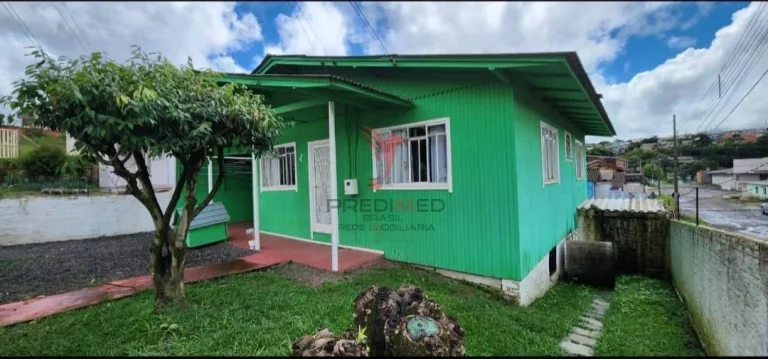 Casa de madeira, em Lages, Bairro São Luiz,esquina, dois quartos em Rua Fredolino Varela