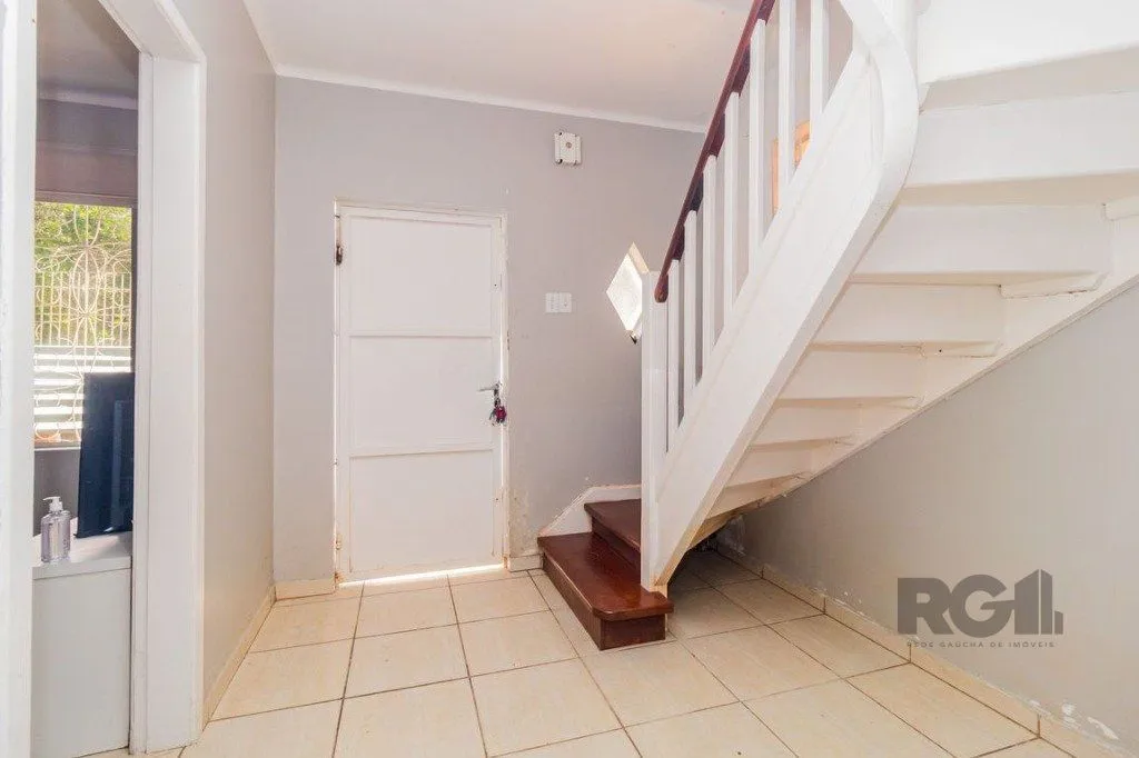 Imagem Casa com 99,73m², 2 dormitórios, 2 vagas no bairro Floresta