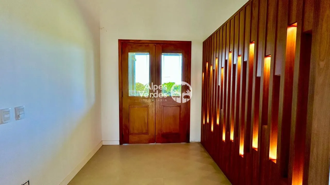 Imagem Vende-se Casa de Alto Padrão, Condomínio Laje de Pedra