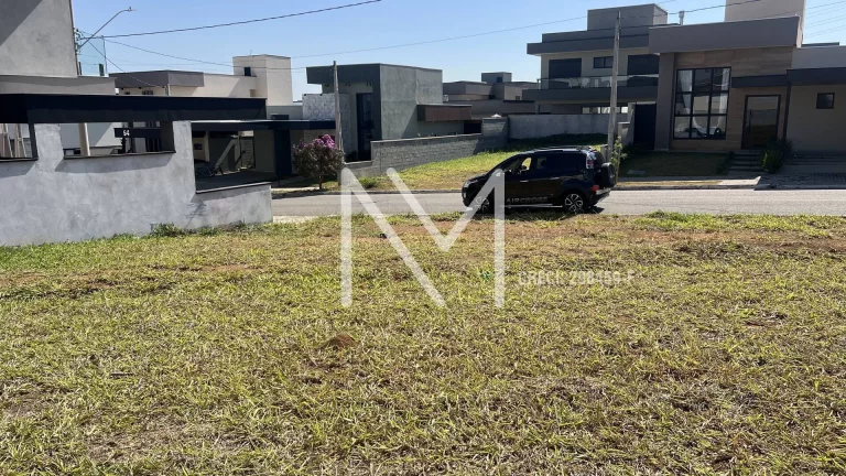 Imagem Terreno à Venda 250m² Leve aclive Pronto para construir - Bairro Floresta
