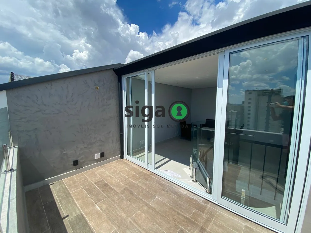 Imagem Cobertura Tríplex 2 Quartos com 2 Suítes, 1 vaga de garagem, 77m², para venda e locação