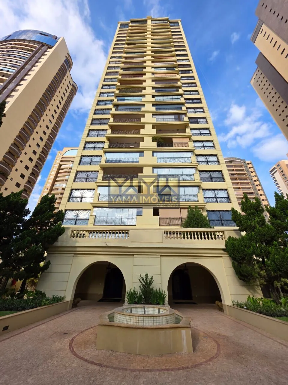 Foto do imóvel Edifício Estocolmo - Apartamento à venda em Avenida Professor João Fiúsa