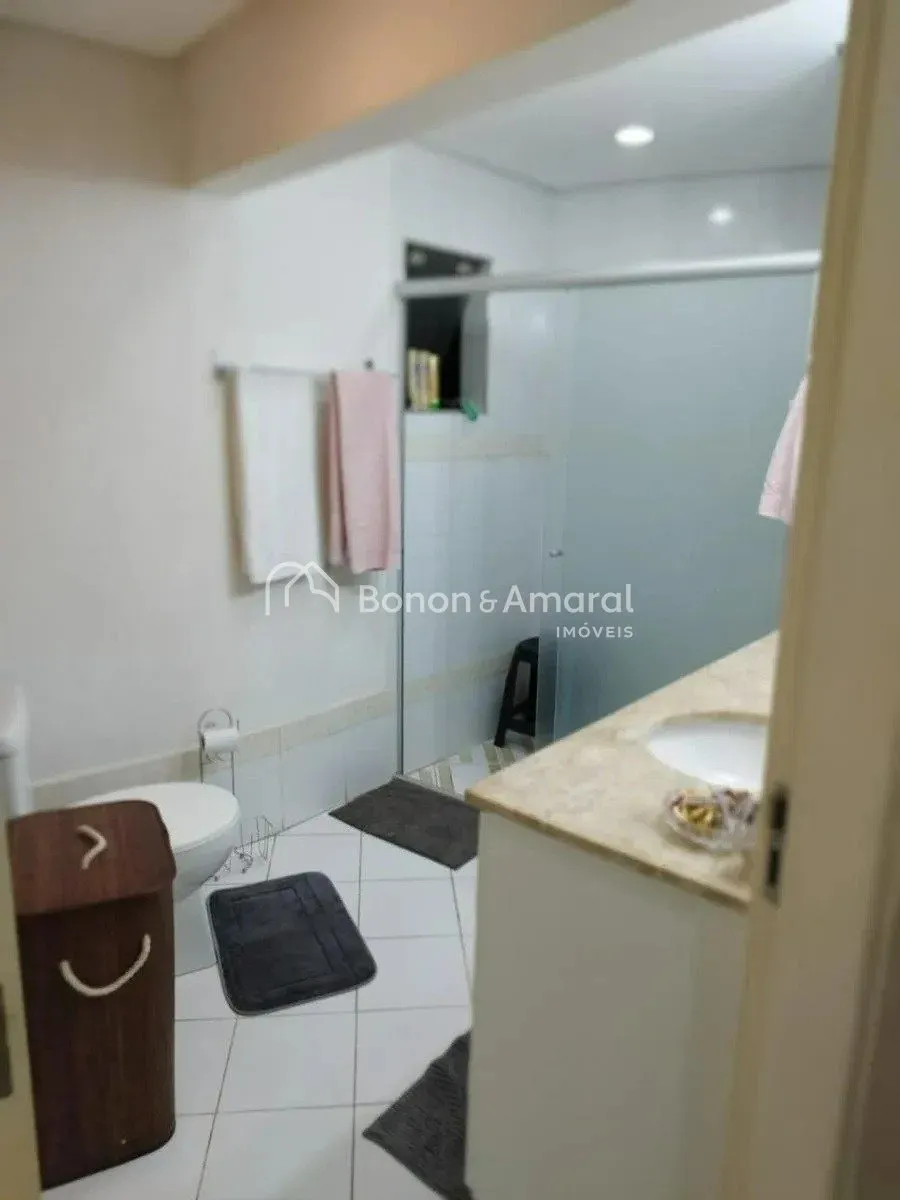 Imagem Apartamento à venda no Centro de Campinas, reformado, 2 quartos (1 suíte), 1 vaga, próximo ao Colégio Objetivo