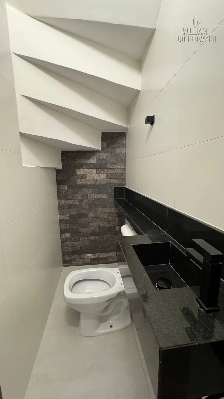Imagem Sobrado 2 Dormitórios com Quintal - 63m²