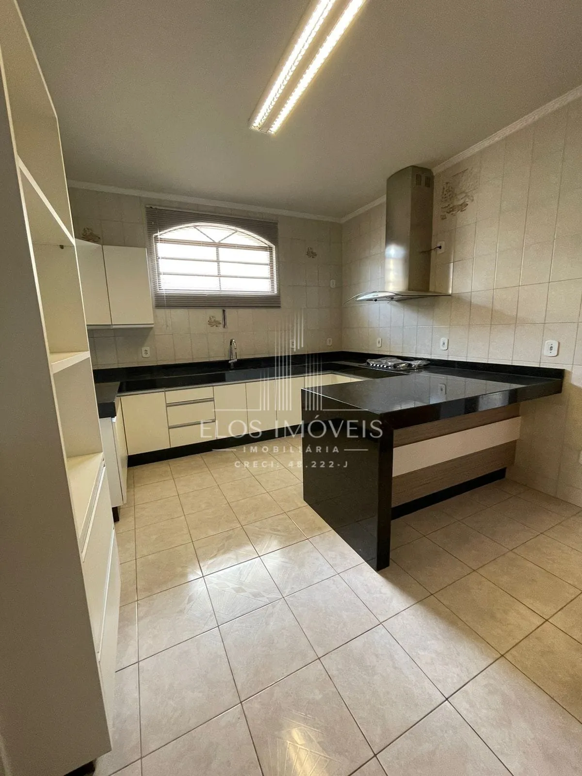 Imagem Sobrado de 4 quartos, 264m² no bairro Vila São Roque, em Limeira