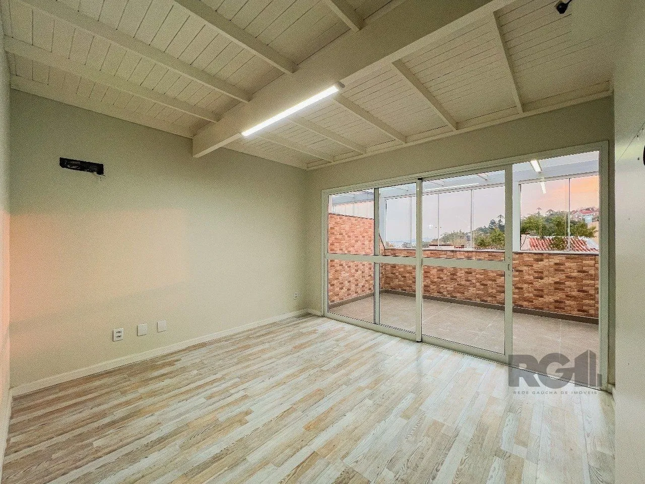 Imagem Casa em Condomínio no bairro Pedra Redonda - 5 dormitórios