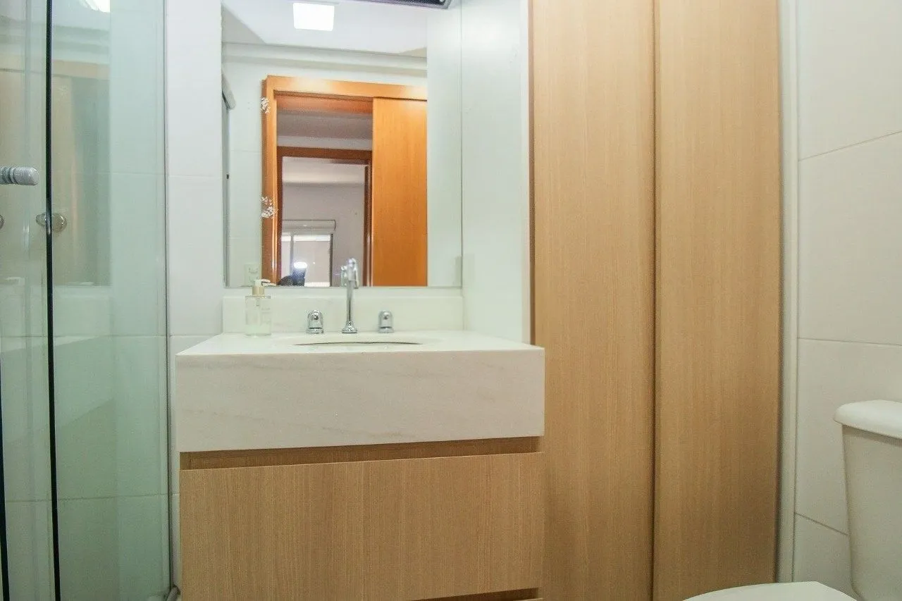 Imagem Apartamento com 70m², 2 dormitórios, 1 suíte, 1 vaga no bairro Higienópolis em Porto Alegre