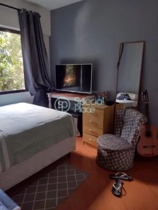 Imagem Ótimo apartamento com 130m², amplo living com varanda, sala de jantar, lavabo, 03 dormitórios - s...