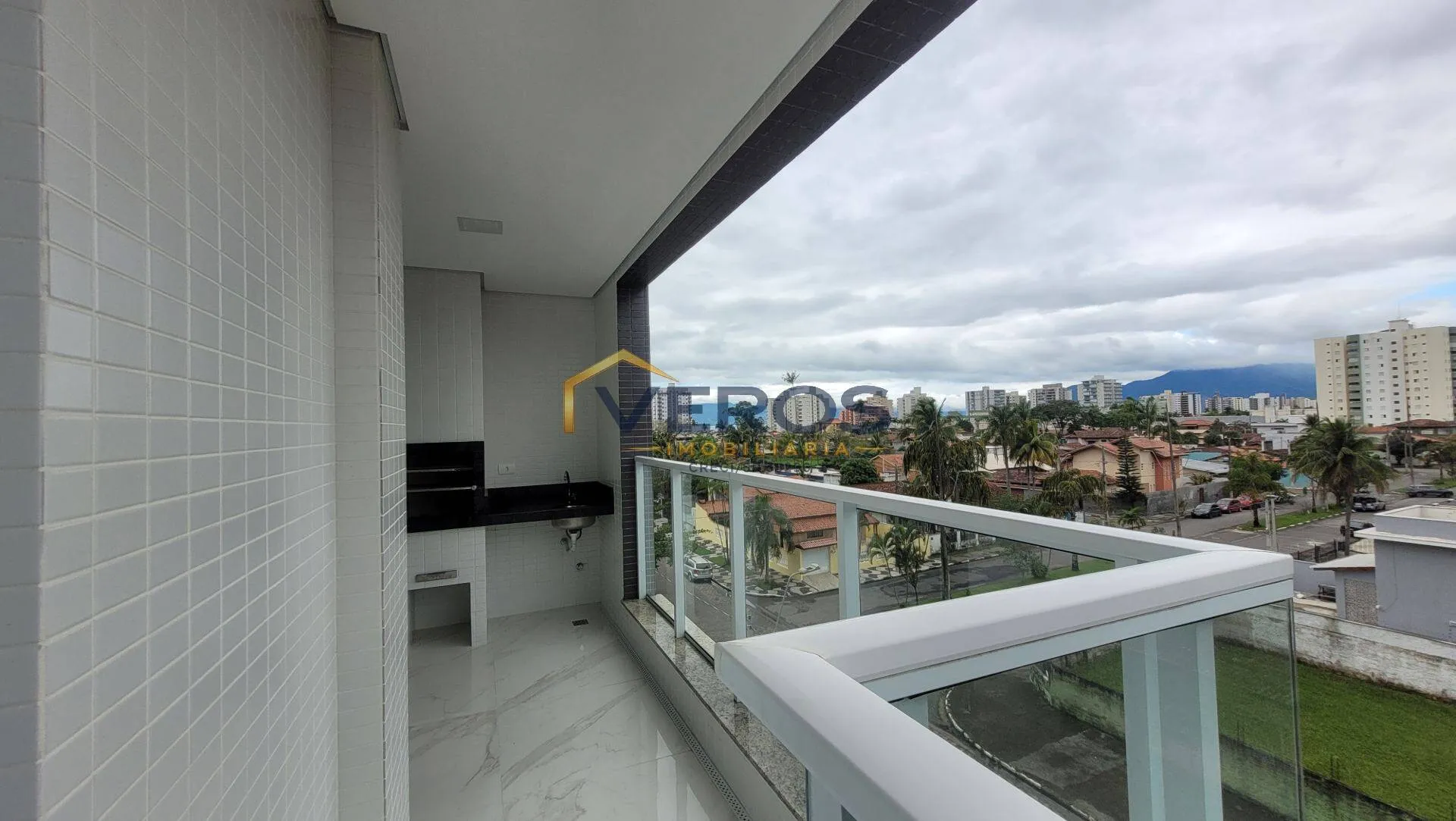 Foto do imóvel Apartamento a venda 500 metros da praia no Indaiá Caraguatatuba