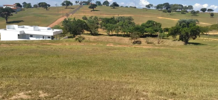 Imagem OPORTUNIDADE CONDOMÍNIO RIVIERA SANTA CRISTINA TERRENO 450,00 M ASFALTO ENERGIA ÁGUA MARAVILHOSA REPRESA 2 CLUBES REQUINTE EM MORAR BEM