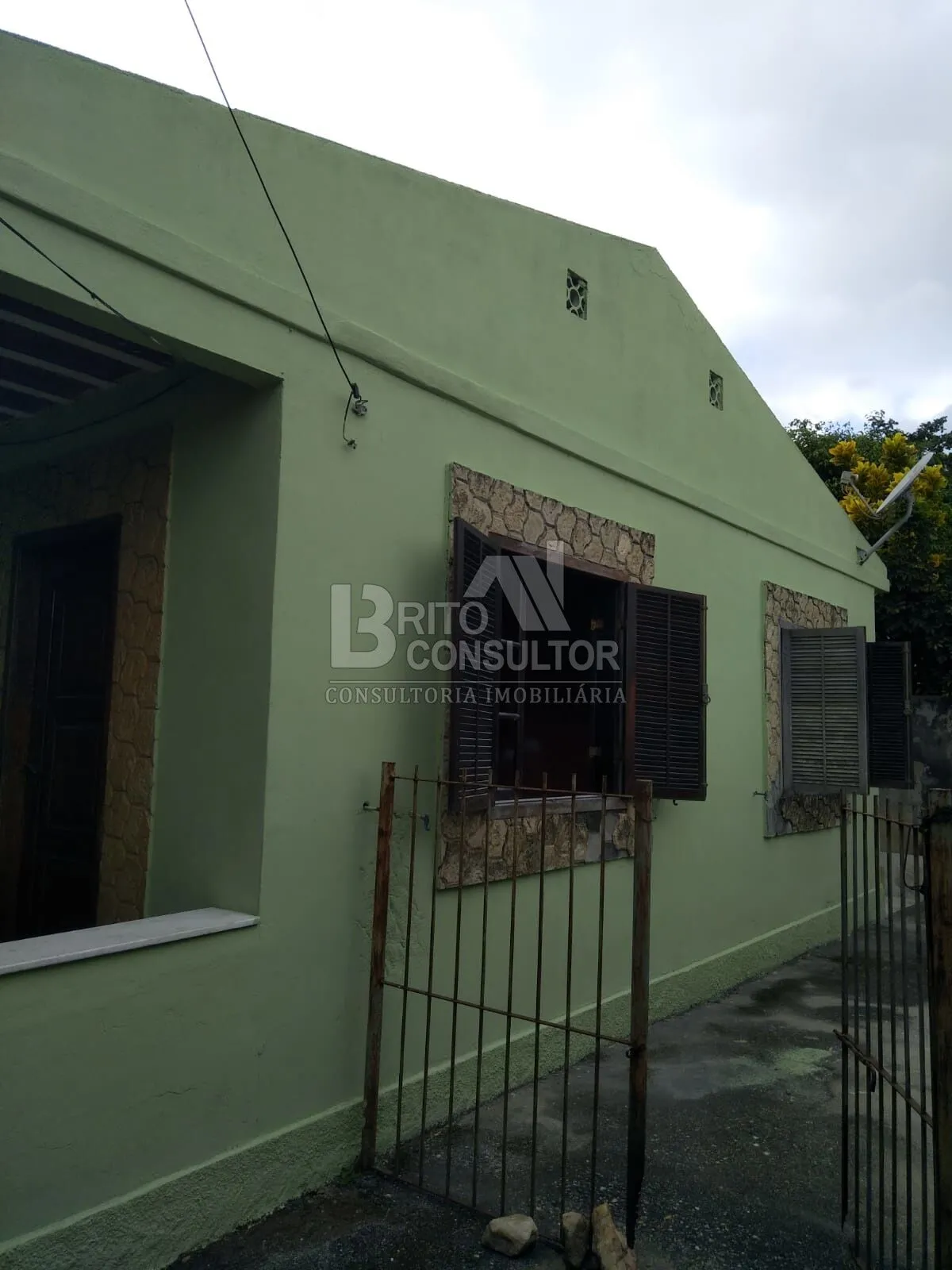 Imagem Vendo no Laranjal Casa 2 Qts, Varanda , Quintal, 3 Vagas 525 m² Boa Vista Laranjal - São Gonçalo/RJ.