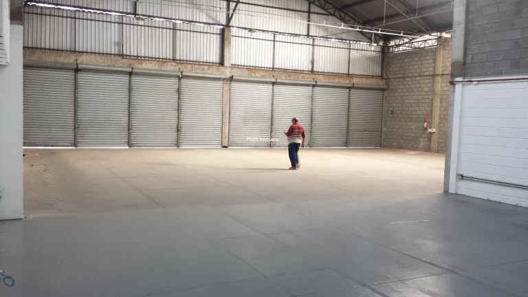 Imagem Galpão com 922m² para locação em Guarulhos - SP.