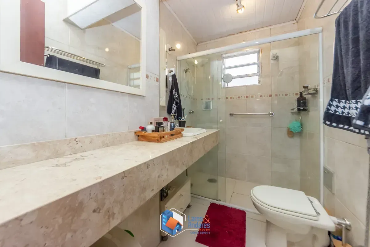 Imagem Casa para venda em Parque da Lapa com 4 quartos, sendo 1 suíte, 190m²
