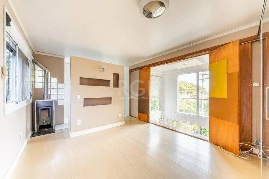 Imagem Casa à venda com 2 quartos, 255m² Rua CORONEL GOMES DE CARVALHO, Sétimo Céu, Porto Alegre