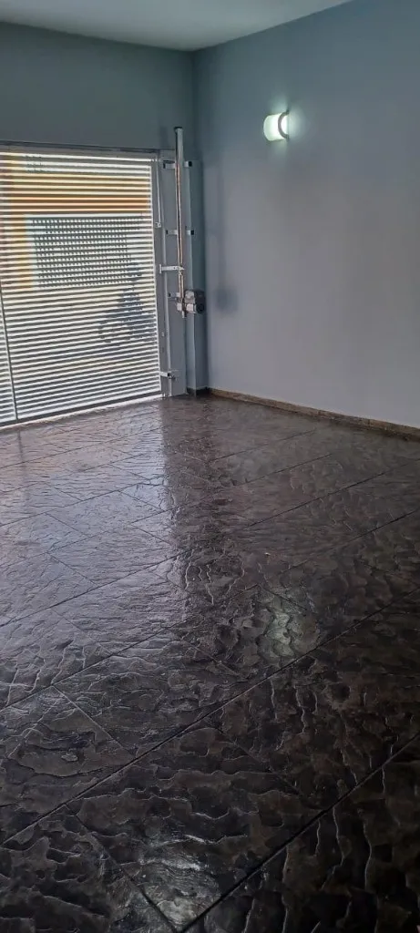 Imagem Sobrado à venda em Santo André-SP: 3 quartos, 1 suíte, 2 banheiros, 2 vagas, 274m² no Jardim Las Vegas!