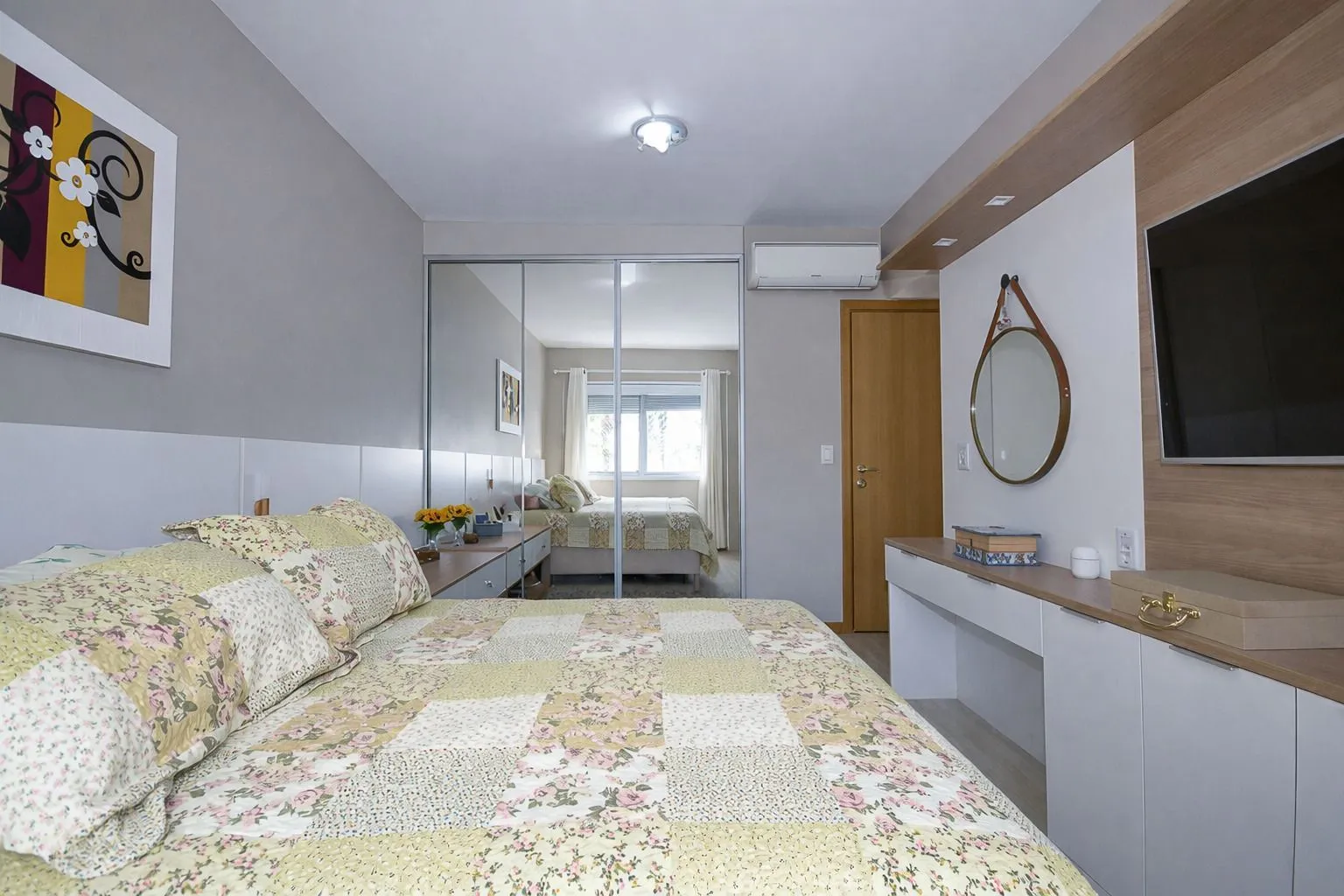 Imagem Apartamento 3 Dormitórios com Suíte e 2 Vagas na Tristeza, próximo ao barra shopping