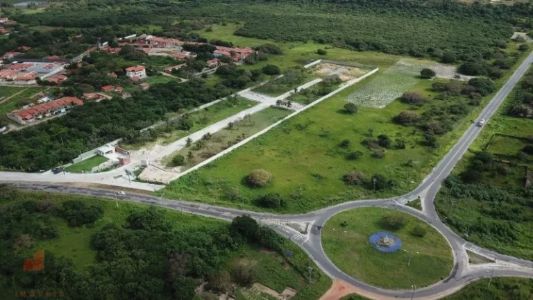 Imagem Terreno em Condomínio a Venda no bairro Centro - Aquiraz, CE