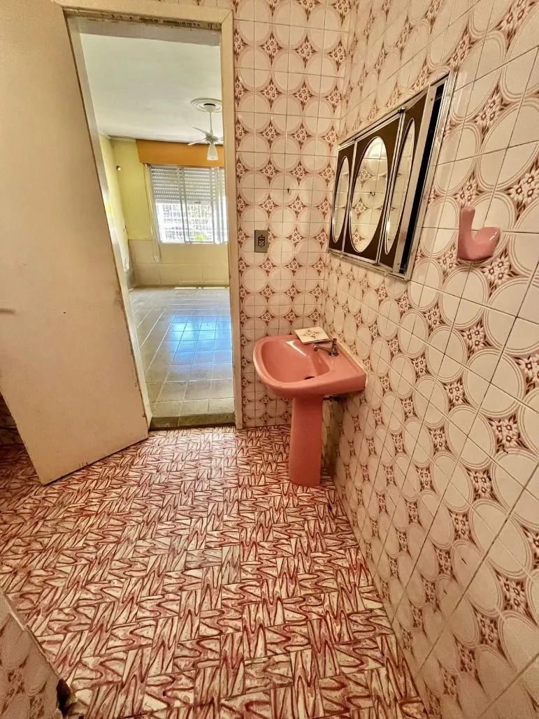Imagem Boa casa térrea, com 03 dormitórios (sendo 01 suíte), sala, 02 banheiros