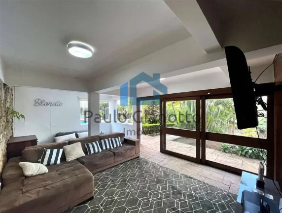 Imagem Mansão Espetacular no Centro da Granja Viana