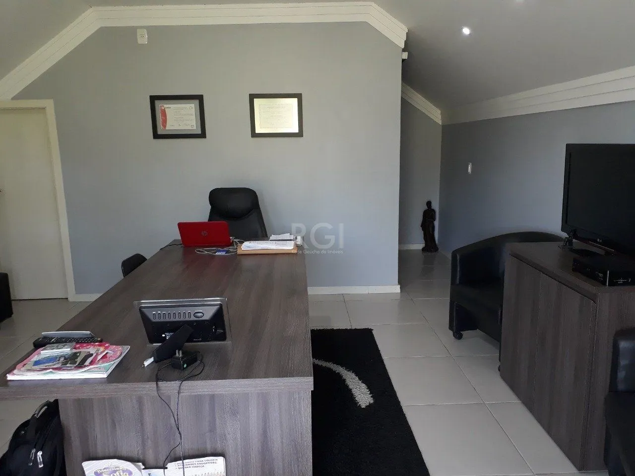 Imagem Casa para Venda - 272m², 3 dormitórios, sendo 1 suítes, 2 vagas - Hípica