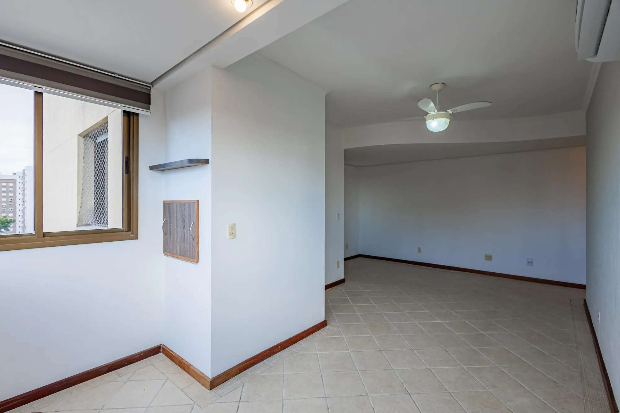 Imagem Colinas Garden Apartamento de 2 Dormitórios com Suíte e 2 Vagas no Bairro Passo d'Areia