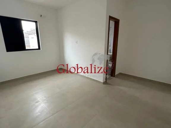 Imagem Casa Sobreposta alta à venda com 80m², 2 suítes, churrasqueira, 1 vaga por R$695.000,00 na Vila Belmiro em Santos
