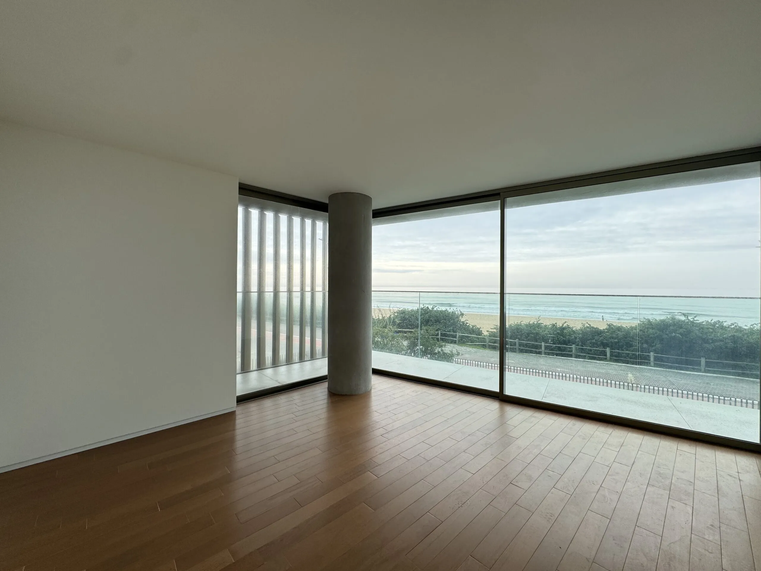 Imagem Apartamento com vista para o mar à venda com 318m2 por R$ 40.000.000,00