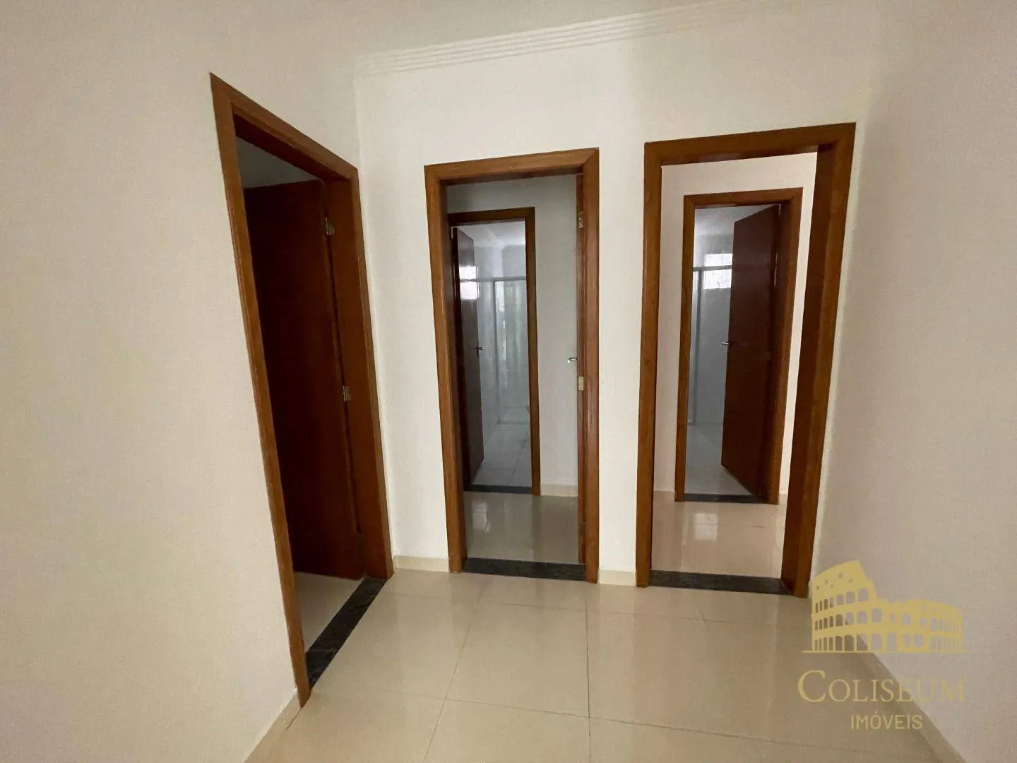 Imagem Apartamento com 3 dormitórios para alugar, 163 m² por R$ 5.000,00/ano - Tupi - Praia Grande/SP