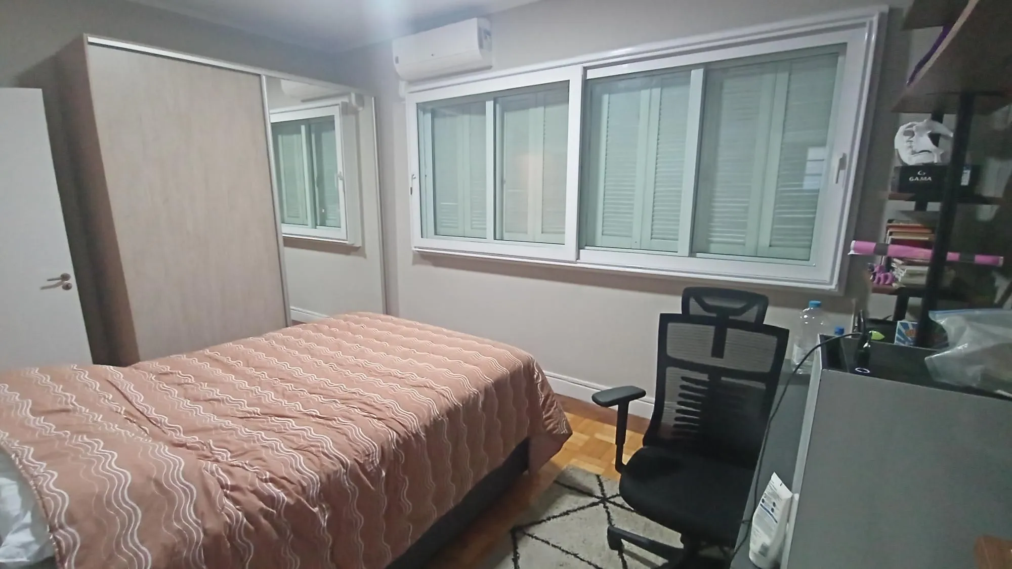 Imagem Apartamento com 4 dormitórios no Centro de Porto Alegre