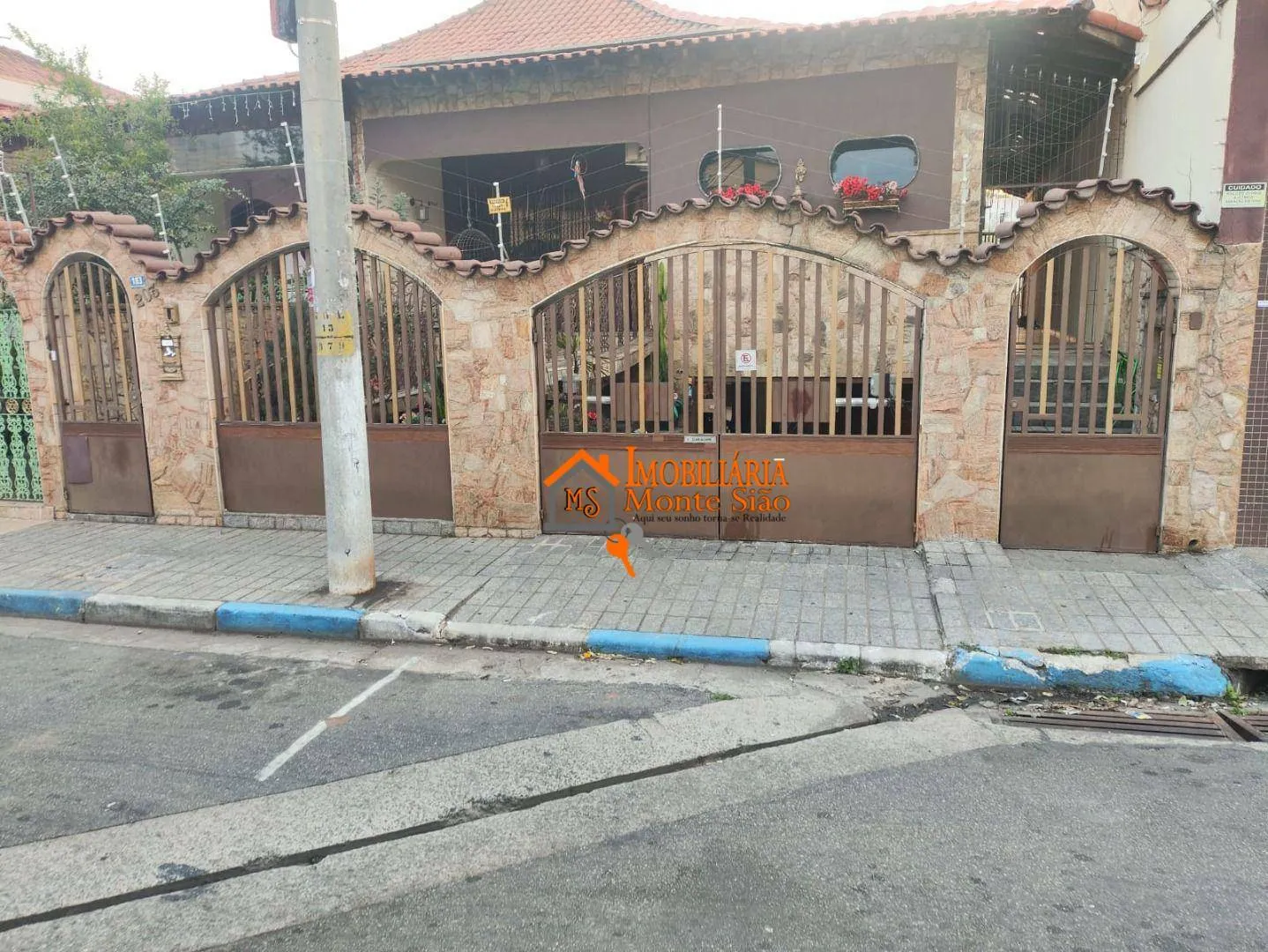Imagem Sobrado com 3 dormitórios à venda por R$ 831.000,00 - Bom Clima - Guarulhos/SP