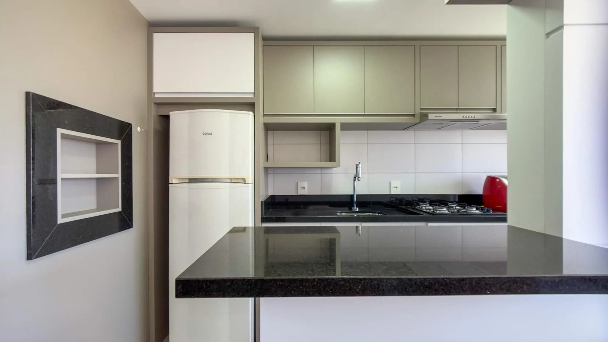 Imagem Excelente apartamento 2 dormitorios semi mobiliado localizado na cidade baixa