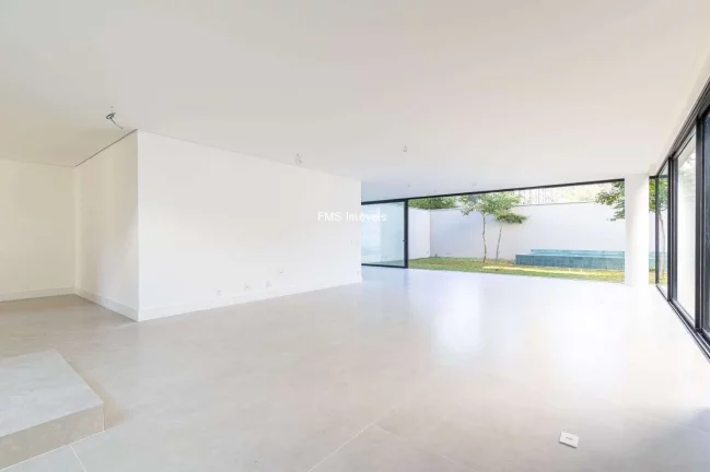 Imagem Casa em condomínio com 3 suítes.