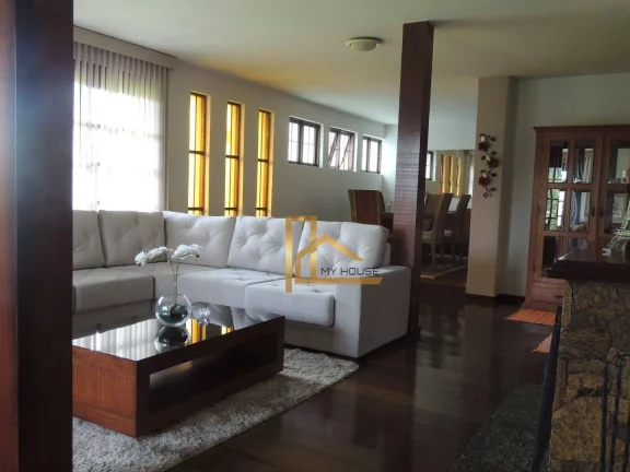 Imagem Casa à venda, 338 m² por R$ 1.100.000,00 - Fazendinha - Teresópolis/RJ