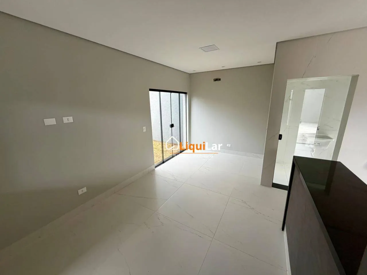 Imagem Casa à Venda no Bairro Tiradentes com 3 Quartos, Suíte e Área Gourmet Próxima à Lagoa Itatiaia