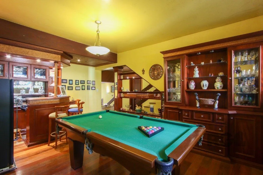 Imagem Casa com 4 dormitórios, sendo 1 suíte, com 2 vagas cobertas, no bairro Nonoai, Porto Alegre, RS