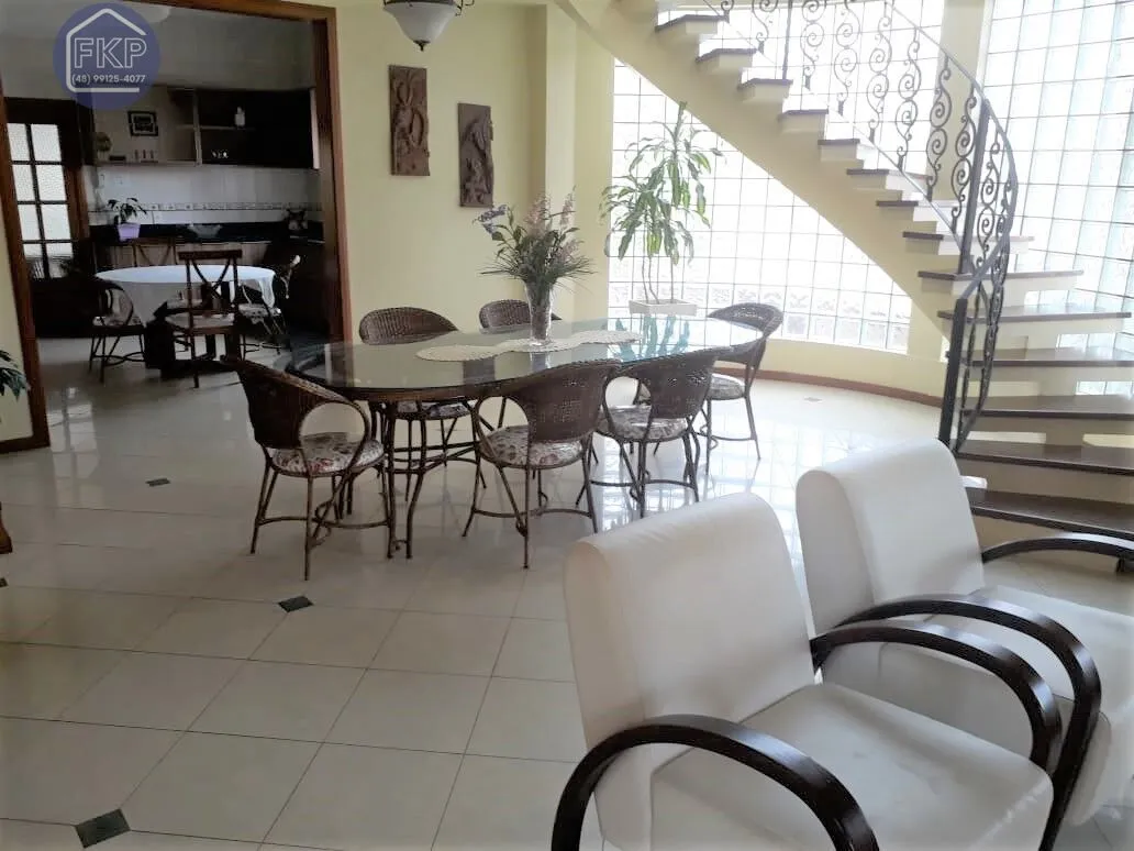 Imagem Casa 5 dormitórios!