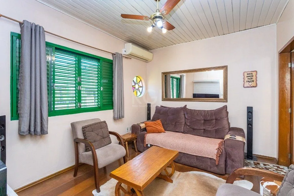 Imagem Casa para Venda - 143.32m², 3 dormitórios, sendo 1 suites, 5 vagas - Parque Santa Fé