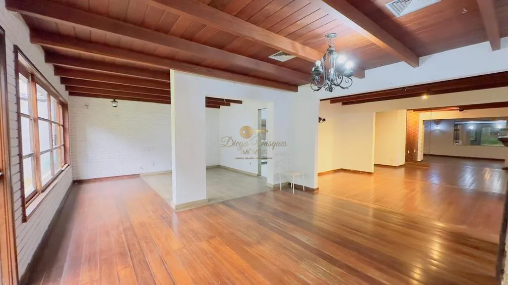 Imagem Comercial para Venda em Teresópolis / RJ no bairro Várzea