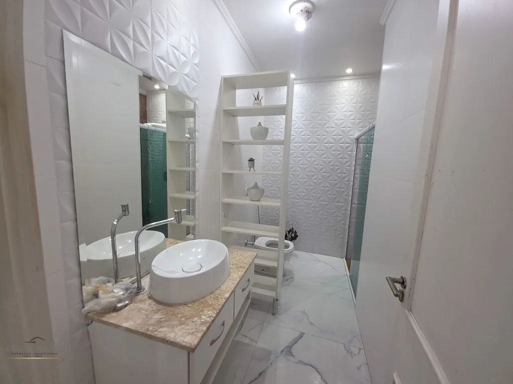Imagem Casa com piscina, área gourmet a venda próximo ao centro de Poços de Caldas - MG