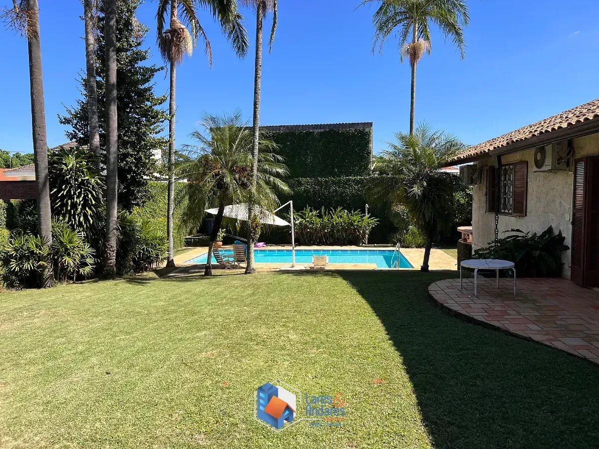 Imagem Casa para venda em Interlagos com 5 quartos, sendo 3 suítes, 370m²