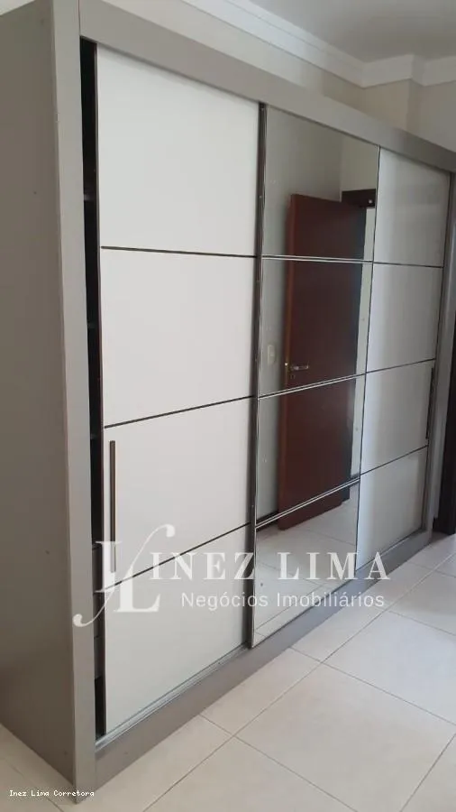 Imagem Apartamento 4 dormitórios para Locação em Itapema, Meia Praia, 4 dormitórios, 1 suíte, 2 banheiros, 2 vagas