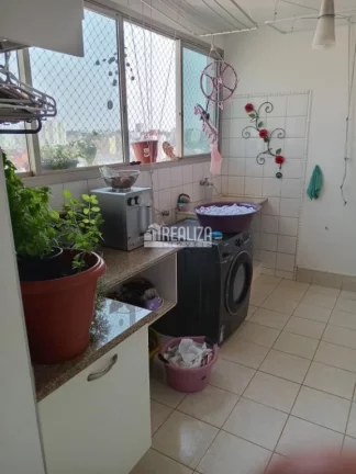 Imagem Apartamento com 3 Dormitórios e Móveis Planejados no Condomínio Edificio Rossana, em Uberaba