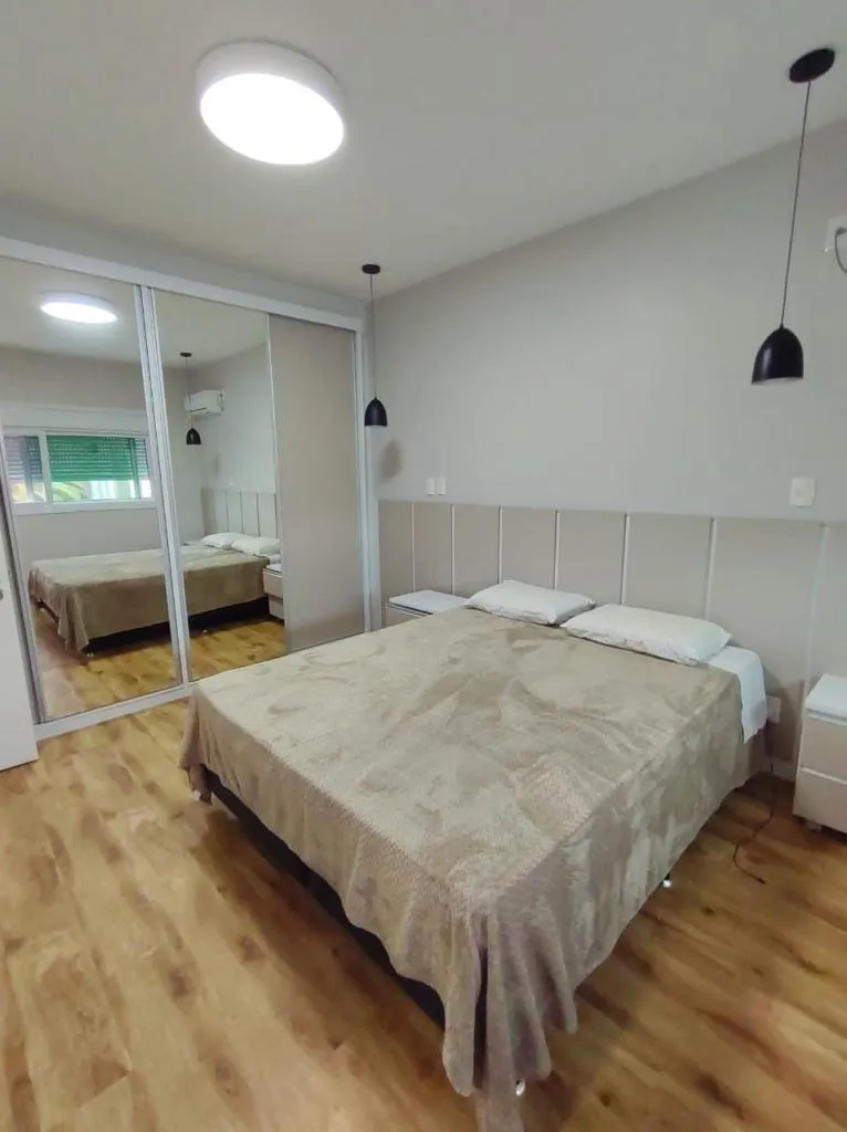Imagem Casa em Condominio 4 Dormitórios - Bairro --