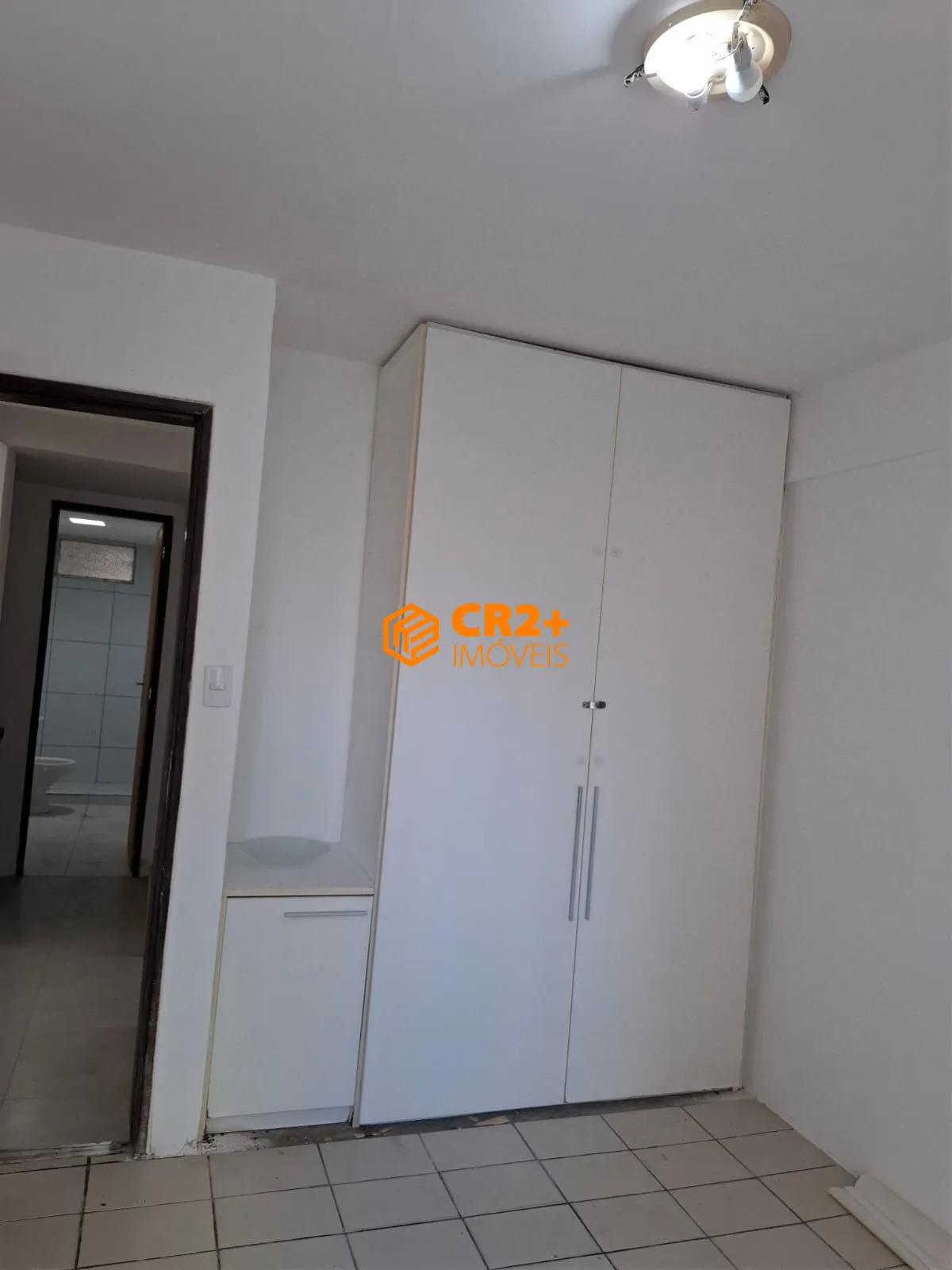 Imagem Vendo apartamento reformado em Boa Viagem com 121m²